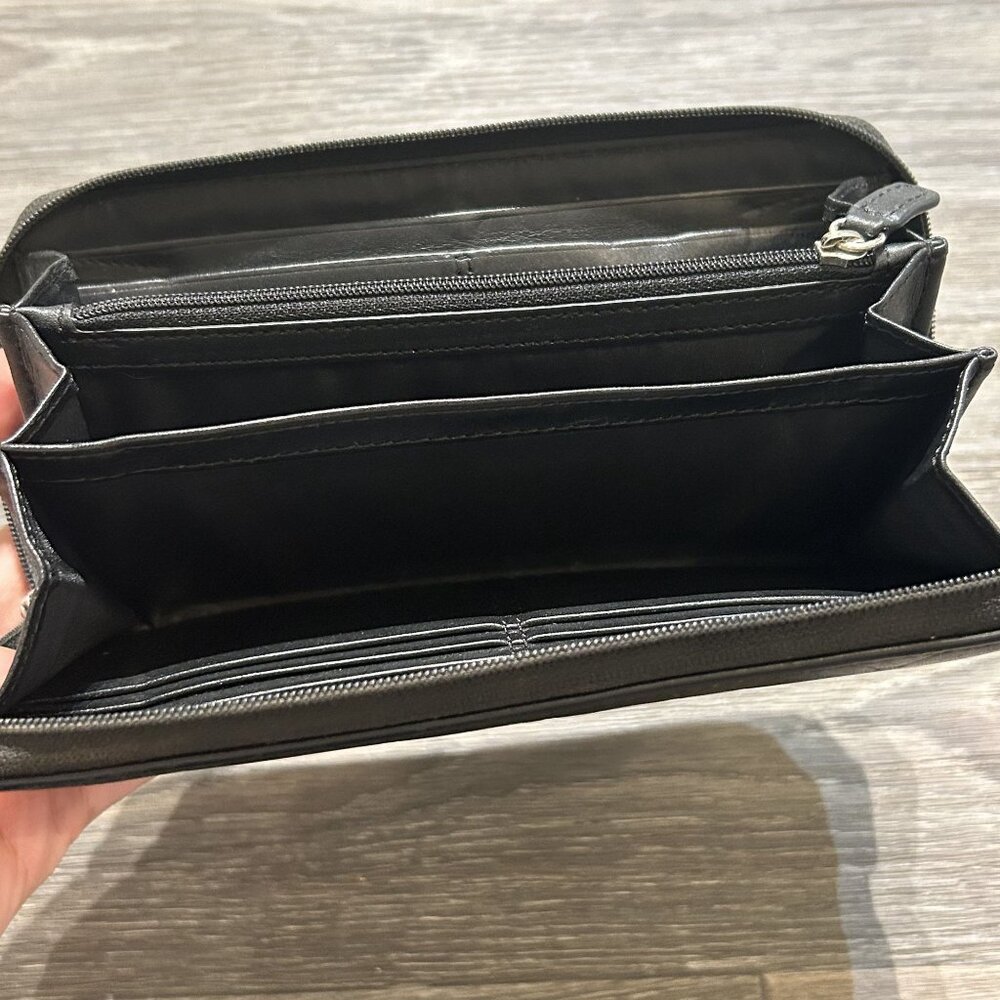 Coach Black Embossed Leather Coach Accordion Zip Around Wallet Logo 8 x 4 CE551 - Picture 8 of 16